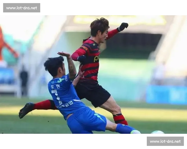 门将无力回天对抗劲敌球队进攻全面压制全场比赛难有反击机会